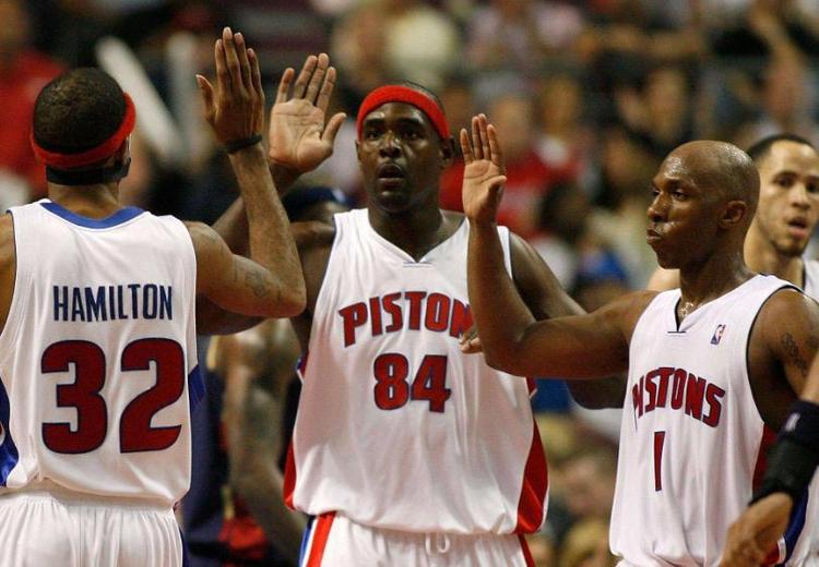 11球，巴萨是欧冠改制以来打入乌龙球最多的球队（欧冠改制以来，巴萨以11次乌龙球居首）