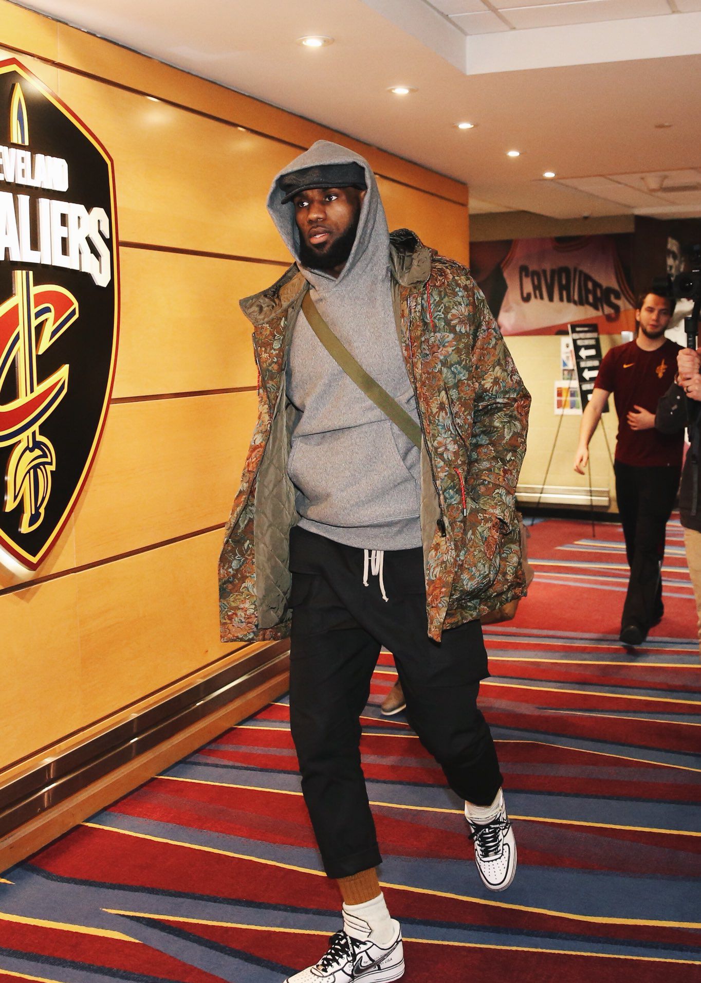 NBA球队战术解析：勇士防守新打法,（解读勇士全新防守体系：NBA战术新观察）