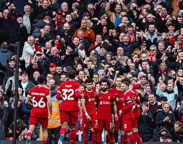 门将长传助攻惊艳全场（门将一记长传化作助攻，全场惊叹）