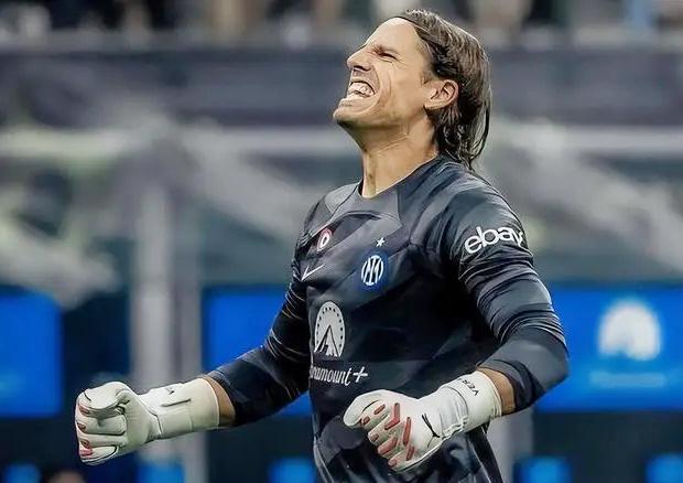 浓眉受伤一幕曝光！库里连拿4分回应弗拉格还拿下第26000分里程碑（浓眉受伤画面曝光，库里连得4分回击弗拉格，生涯总得分突破26000大关）