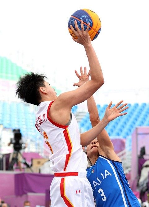 仅次于佩佩，大卫-路易斯是欧冠联赛第二年长的进球者（大卫-路易斯成欧冠史上第二年长进球者，仅次于佩佩）