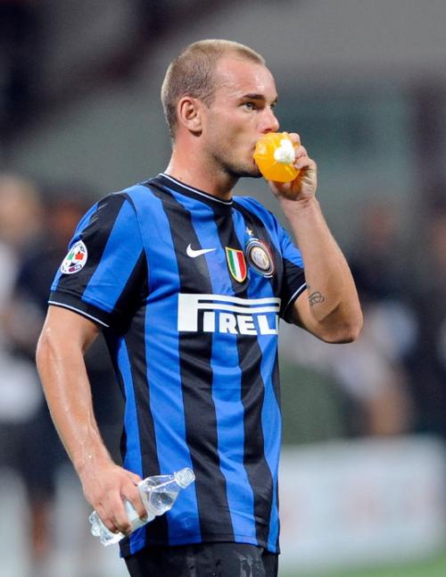 诺坎普附近商家：巴萨不在的这两年，我们的营业额下降了近70%（巴萨离开这两年，诺坎普周边商户营收缩水近七成）