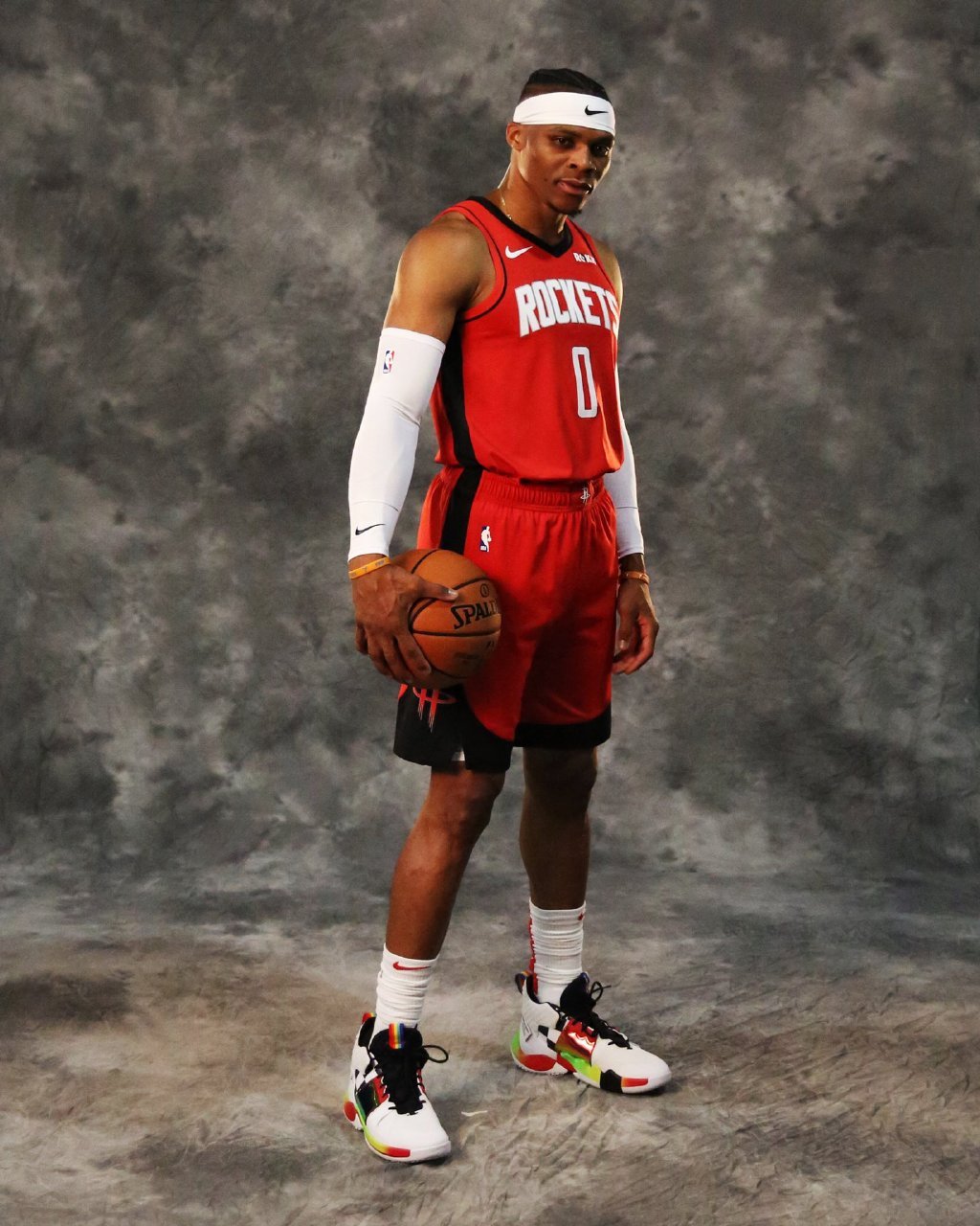 凯恩：如果我们想成功贝林至关重要；让福登明确位置是件好事（凯恩：若想成功，贝林厄姆不可或缺；明确福登位置是好事）