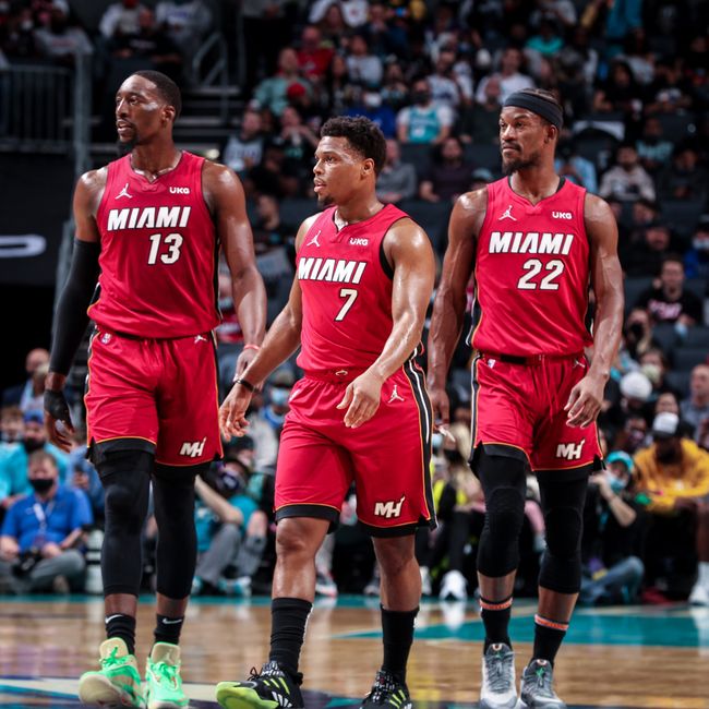 中超比赛亮点：上海海港绝杀山东泰山,（中超焦点战：上海海港读秒绝杀山东泰山）