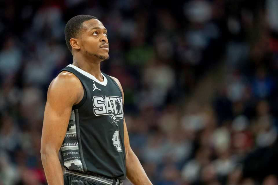 第96分钟丢球！3-3绝平！利物浦爆冷丢分，落后榜首10分卫冕英超无望（补时第6分钟被追平！3-3憾平，利物浦冷门丢分落后榜首10分，英超卫冕前景黯淡）